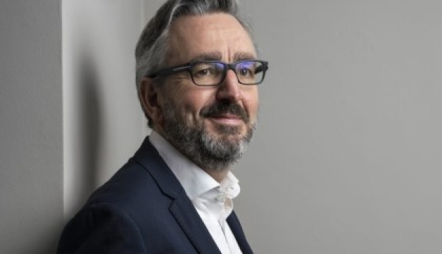 Headshot of Tim Hollingsworth.