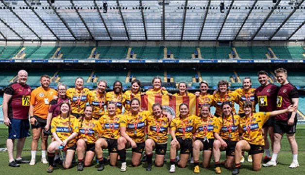 Sheffield Tigers line up for a celebratory picture at Twickenham